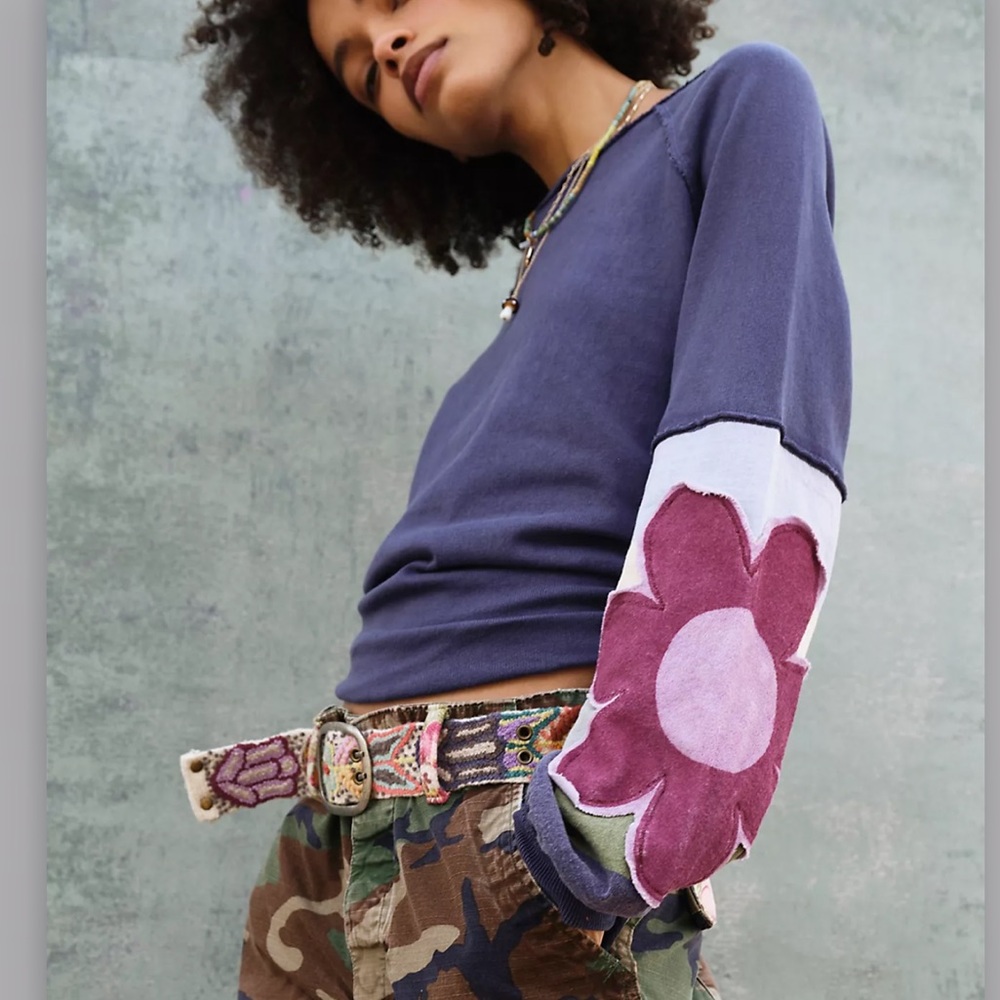 Free people Petunia Tee Flower Patches Groovy Hippie Long SleeveTop M - Picture 2 of 9